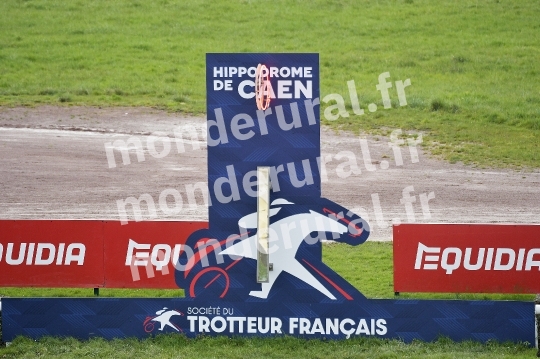 POTEAU D ARRIVEE CAEN