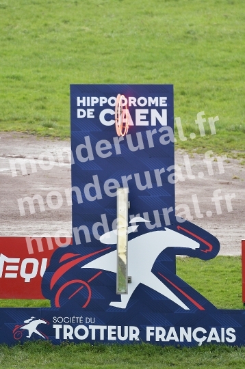 POTEAU D ARRIVEE CAEN